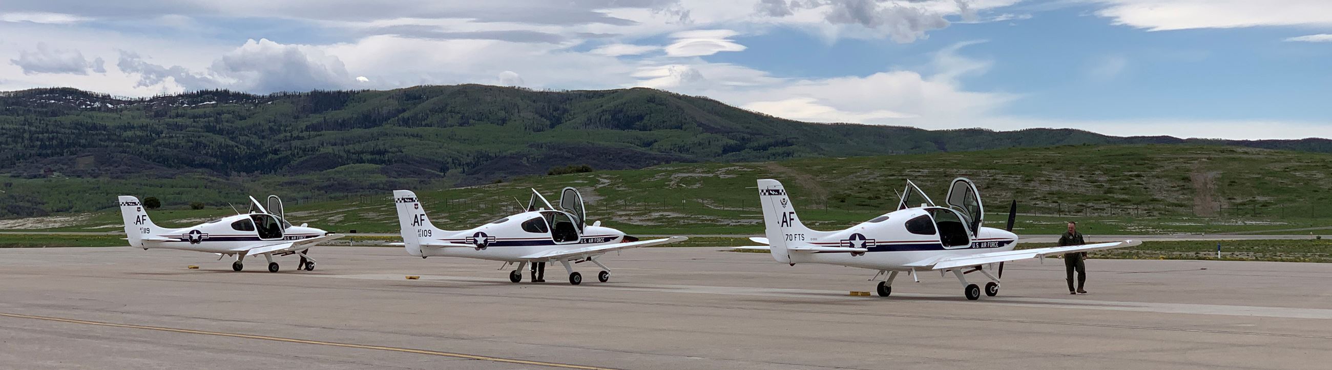 Airplanes at the airport